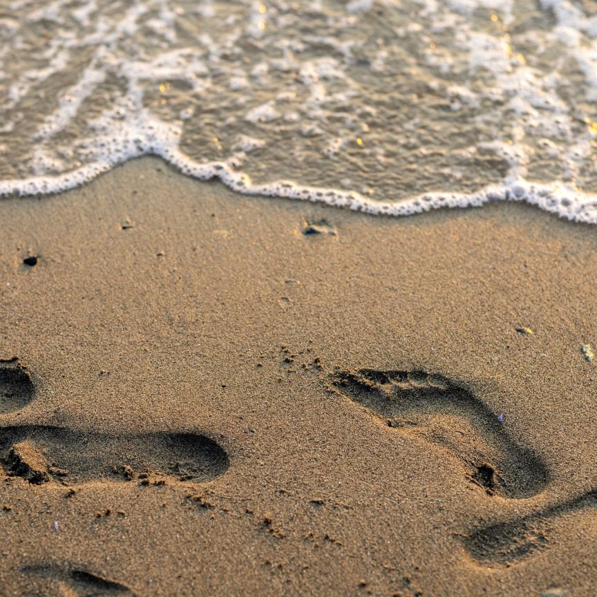 Footprints 8446394 1920 pixabay