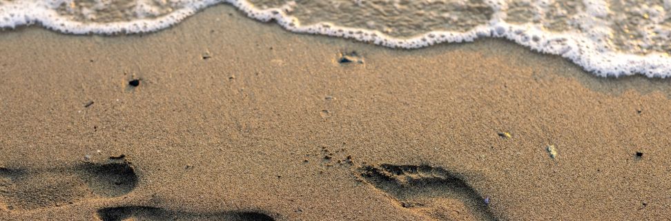 Footprints 8446394 1920 pixabay